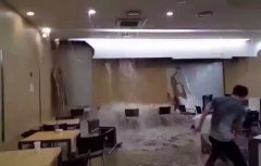 韩国大雨，延世大学图书馆淹水